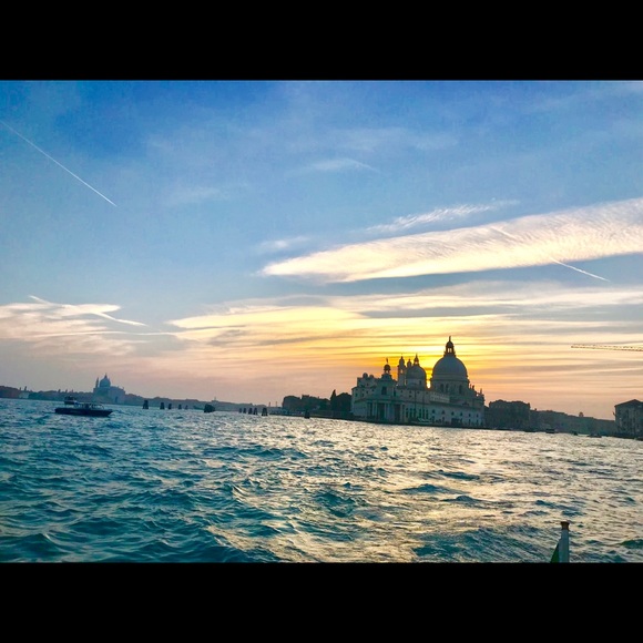 Meet your Posher, Ingrid - Picture 7 of 8